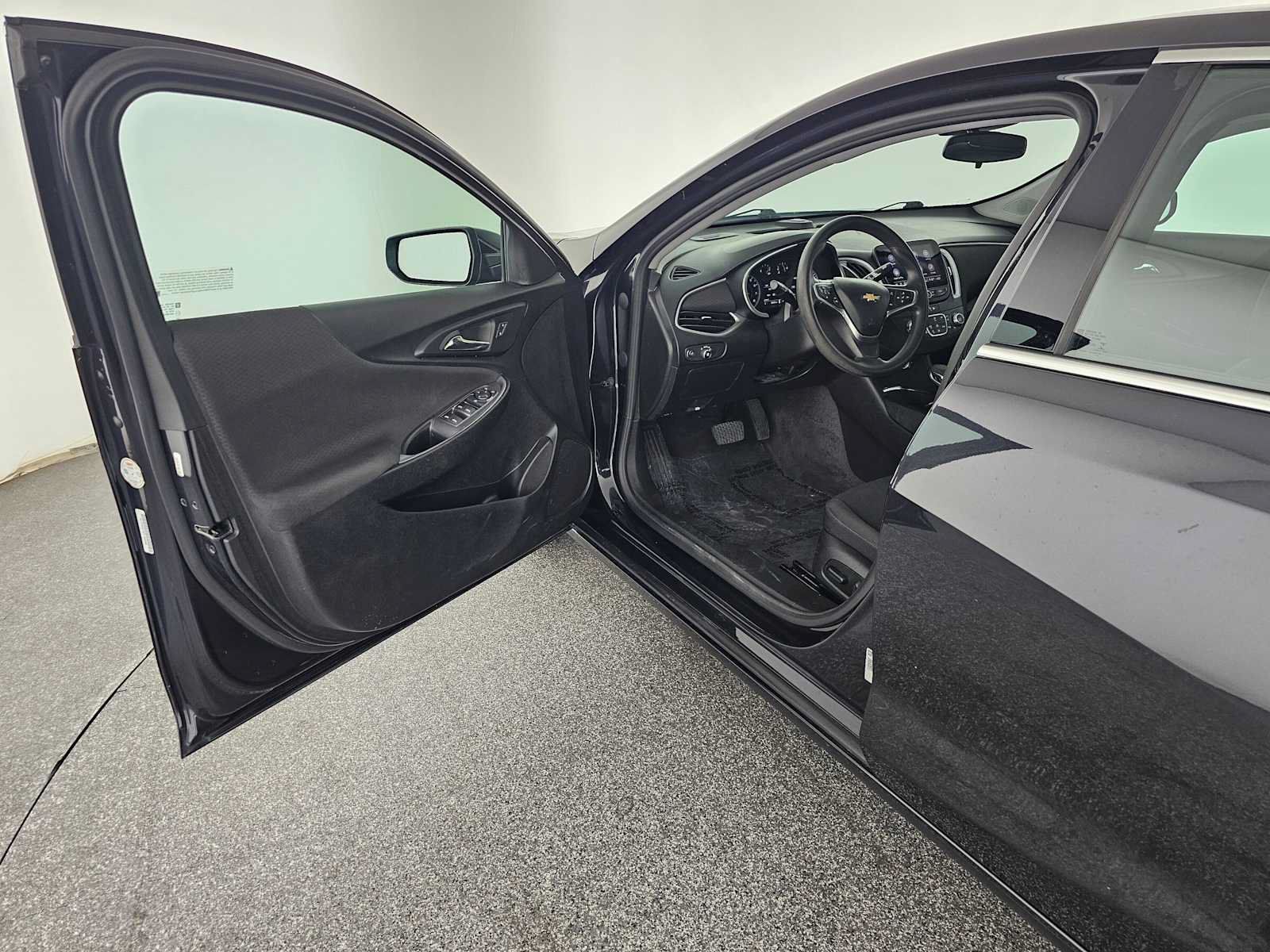 Used 2023 Chevrolet Malibu LT FWD image 20