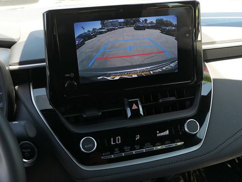 Used 2024 Toyota Corolla SE w/ SE Package FWD image 19