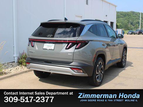 Used 2025 Hyundai Tucson Limited AWD/4WD image 2