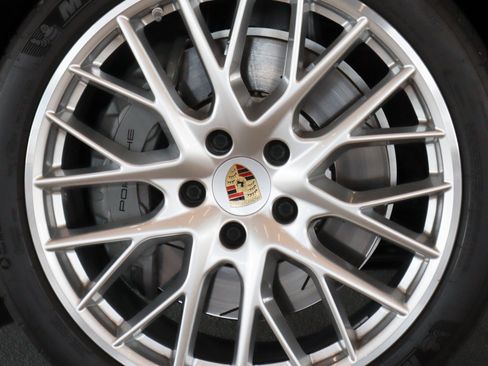Used 2020 Porsche Panamera 4S AWD/4WD image 13