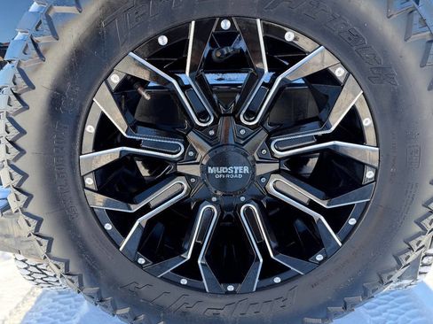 Used 2003 HUMMER H2 w/ Preferred Equipment Group image 23