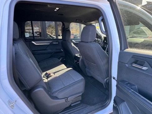 Used 2025 GMC Acadia Elevation AWD/4WD image 10