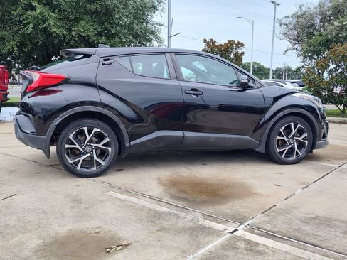 Used 2018 Toyota C-HR XLE FWD image 9