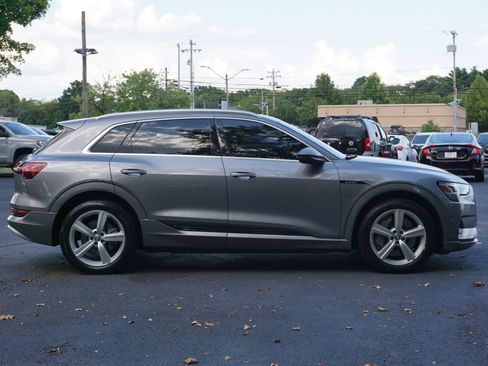Used 2019 Audi e-tron Premium Plus AWD/4WD image 5