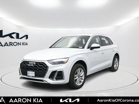 Used 2023 Audi Q5 2.0T Premium w/ Convenience Package AWD/4WD image 1