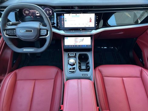 Used 2024 Jeep Wagoneer Launch Edition image 16