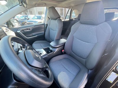 Used 2025 Toyota RAV4 XLE image 37