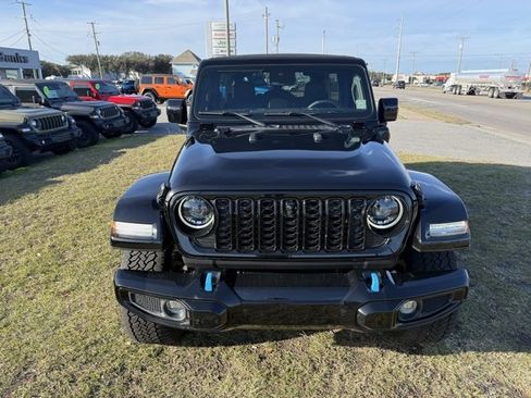 Used 2024 Jeep Wrangler High Altitude image 2