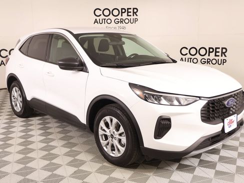 Used 2024 Ford Escape Active w/ Cold Weather Package FWD image 1