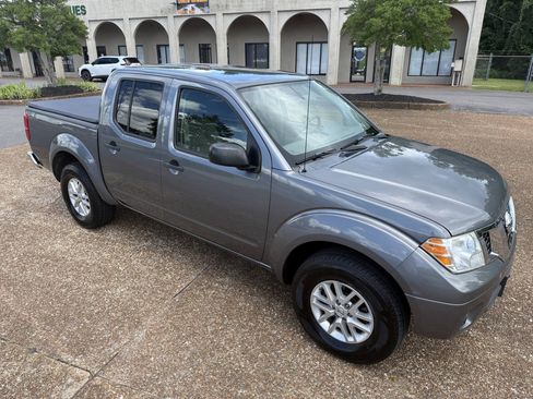 Used 2019 Nissan Frontier SV AWD/4WD image 3