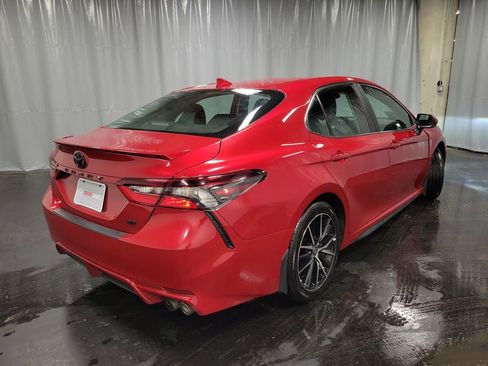 Used 2024 Toyota Camry SE image 8