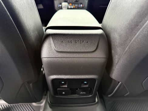 Used 2021 Ford Bronco Badlands image 30