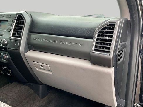 Used 2017 Ford F250 XLT AWD/4WD image 14