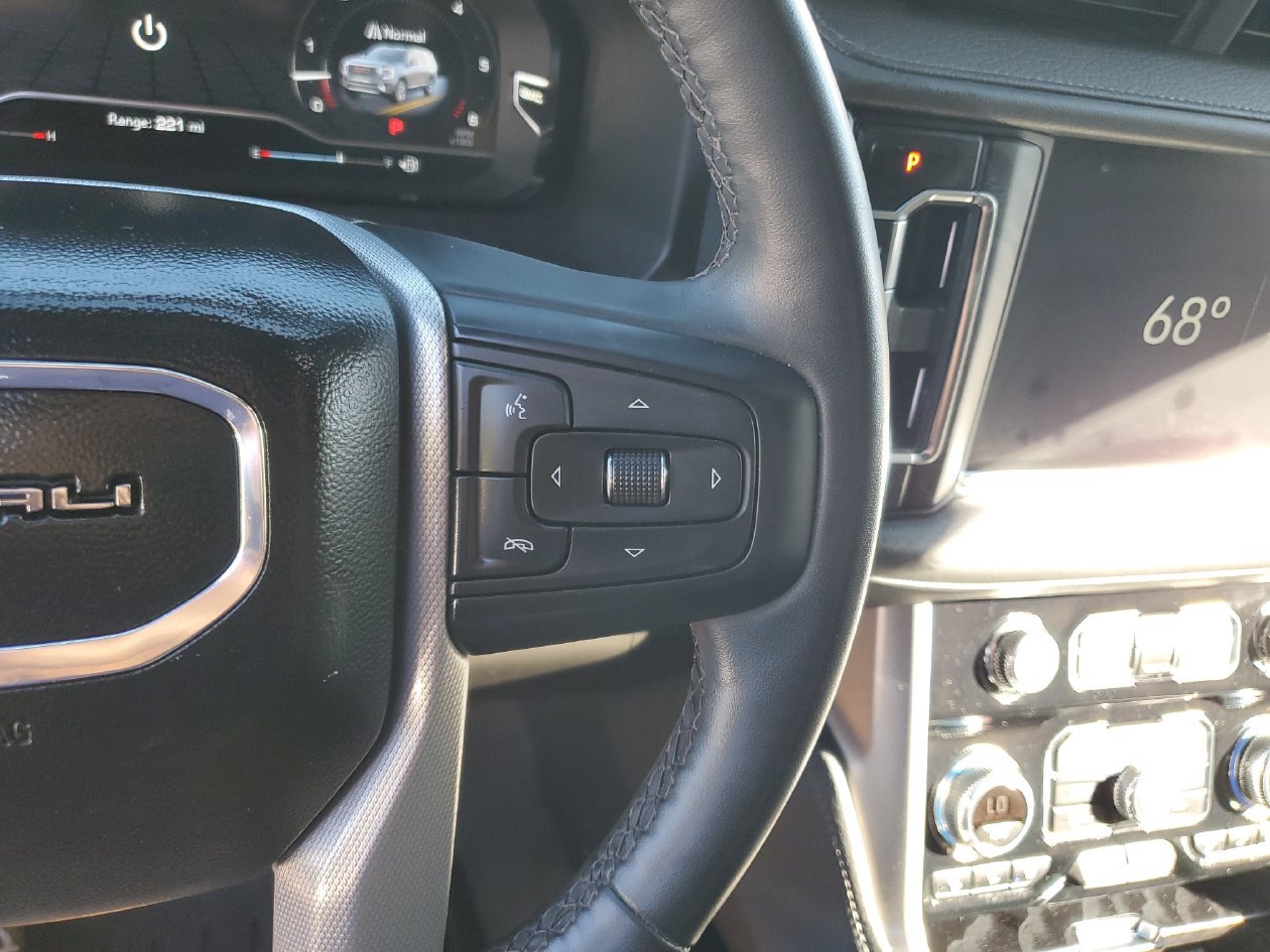 Used 2023 GMC Yukon Denali RWD image 27