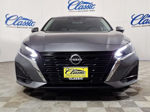 Used 2024 Nissan Altima 2.5 SL FWD image 3