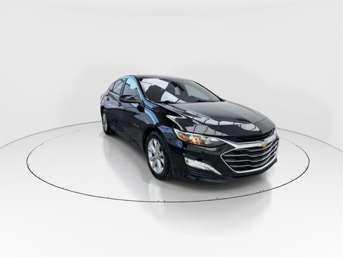 Used 2020 Chevrolet Malibu LT image 2