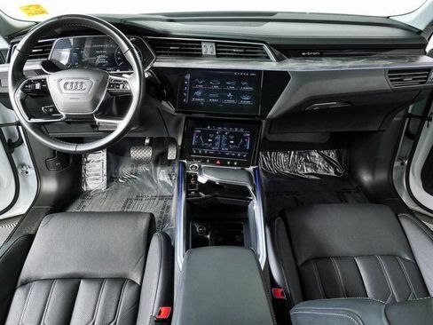 Used 2024 Audi Q8 e-tron Premium Plus AWD/4WD image 19