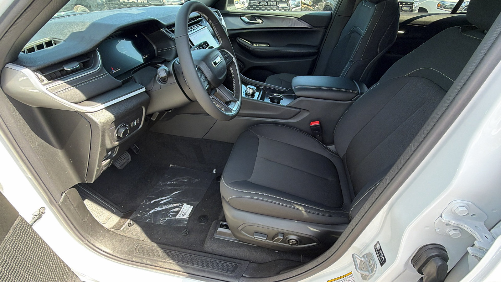 New 2027 Jeep Grand Cherokee Laredo X AWD/4WD image 15
