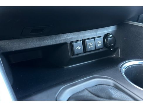 Used 2021 Toyota Highlander XSE FWD image 32