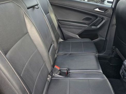 Used 2021 Volkswagen Tiguan SE R-Line image 44