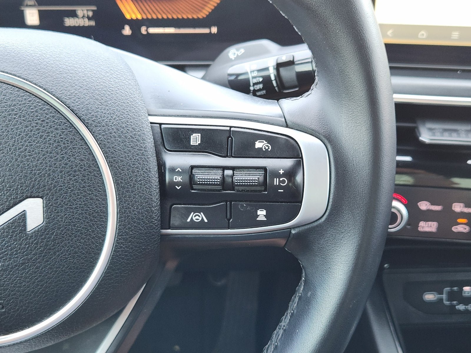 Used 2025 Kia K5 GT-Line w/ GT-Line Premium Package FWD image 39