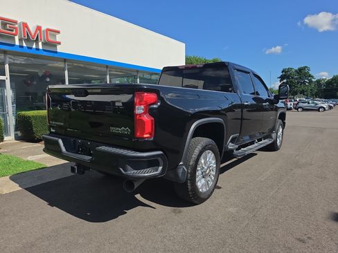 Used 2023 Chevrolet Silverado 3500 High Country w/ Z71 Off-Road Package AWD/4WD image 3