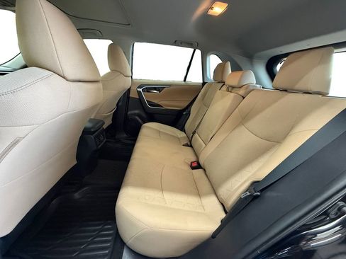 Used 2021 Toyota RAV4 XLE w/ Convenience Package AWD/4WD image 16