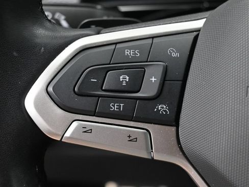 Used 2024 Volkswagen Atlas Cross Sport SEL R-Line AWD/4WD image 17