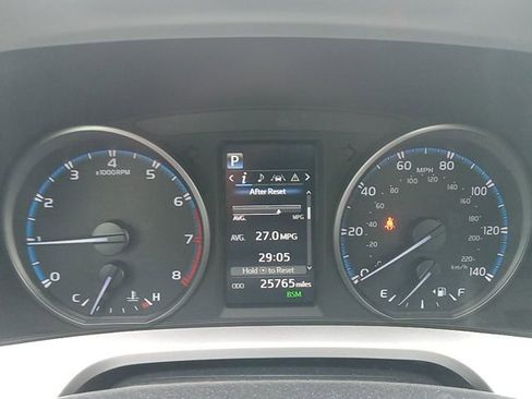 Used 2018 Toyota RAV4 XLE image 9