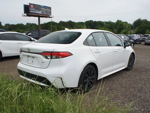 Used 2021 Toyota Corolla LE w/ Carpet Mat Package (TMS) FWD image 4