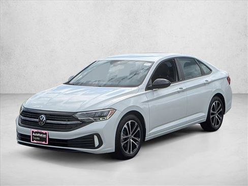 Used 2024 Volkswagen Jetta Sport image 3