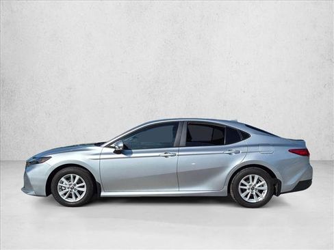 Used 2025 Toyota Camry LE FWD image 8