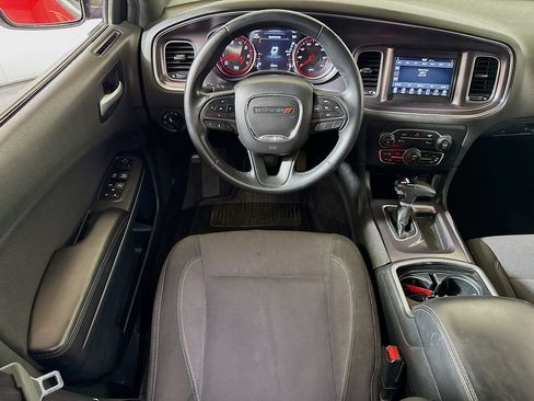 Used 2018 Dodge Charger SXT RWD image 18