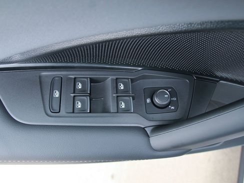 New 2026 Volkswagen Tiguan SE R-Line FWD image 13