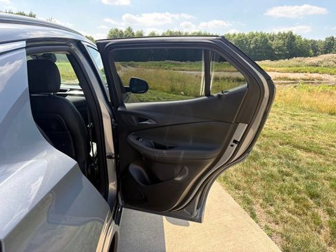 Used 2023 Buick Encore GX Select w/ Sport Touring Package FWD image 32