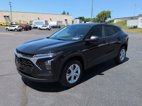 New 2026 Chevrolet Trax LS w/ Driver Confidence Package FWD image 29