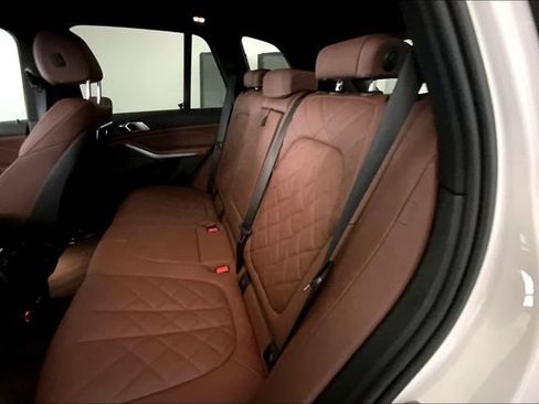 Used 2024 BMW X5 xDrive40i w/ Premium Package AWD/4WD image 12