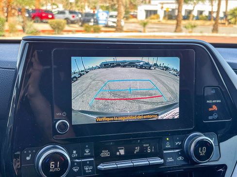 Certified 2024 Toyota Highlander XLE AWD/4WD image 26
