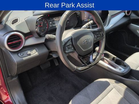 Certified 2024 Chevrolet Trax RS w/ Sunroof Package FWD image 10