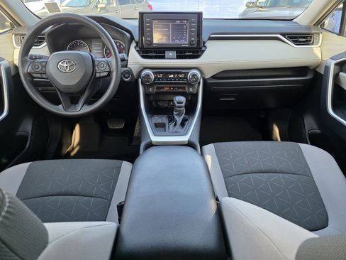 Used 2021 Toyota RAV4 XLE w/ Convenience Package FWD image 12