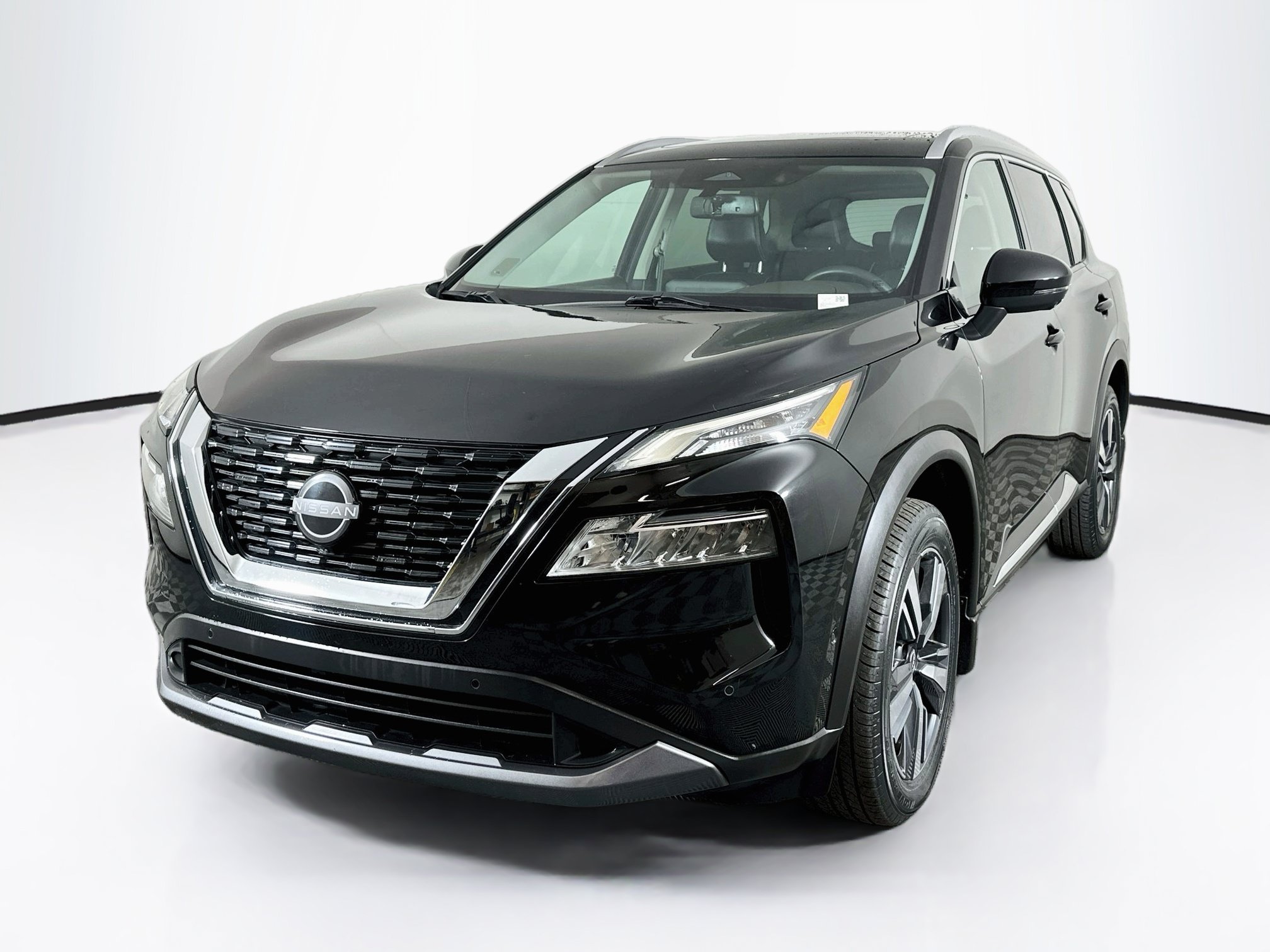 Used 2023 Nissan Rogue SL w/ SL Premium Package FWD image 3