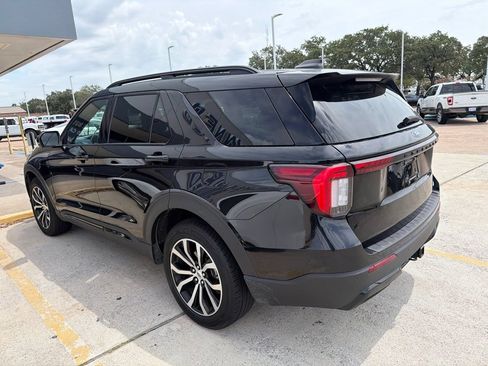 Used 2025 Ford Explorer ST-Line AWD/4WD image 5