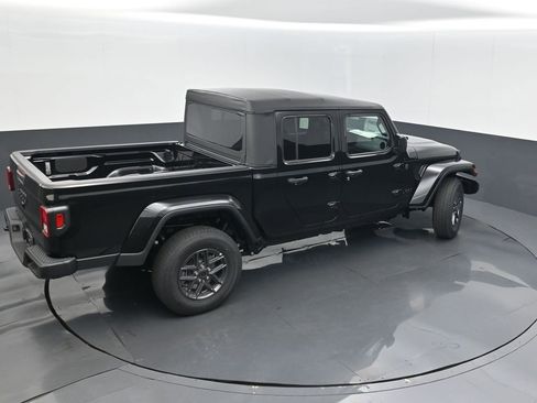 New 2025 Jeep Gladiator Sport image 22