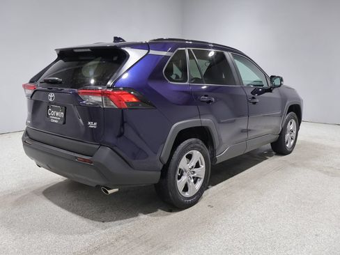 Used 2022 Toyota RAV4 XLE w/ Convenience Package AWD/4WD image 2