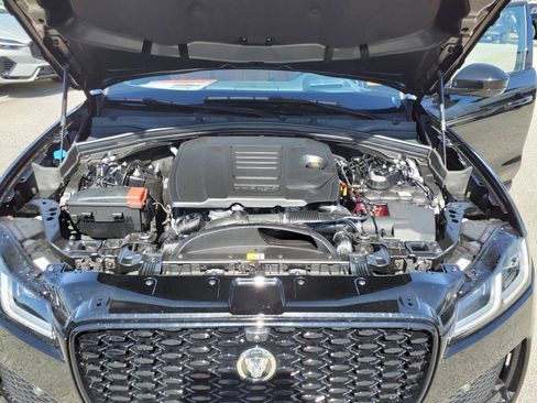 Certified 2026 Jaguar F-PACE R-Dynamic S image 9