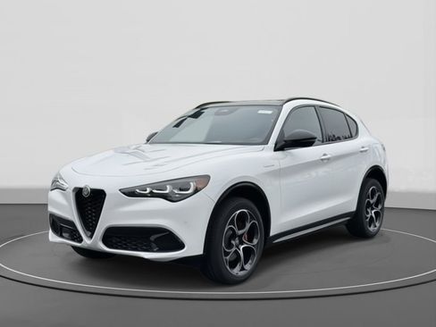 New 2025 Alfa Romeo Stelvio Sprint w/ Veloce Package AWD/4WD image 3