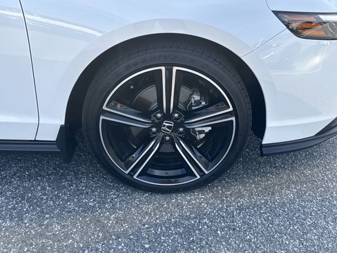 Certified 2024 Honda Accord Sport image 13