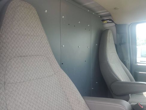Used 2021 Chevrolet Express 2500 RWD image 11