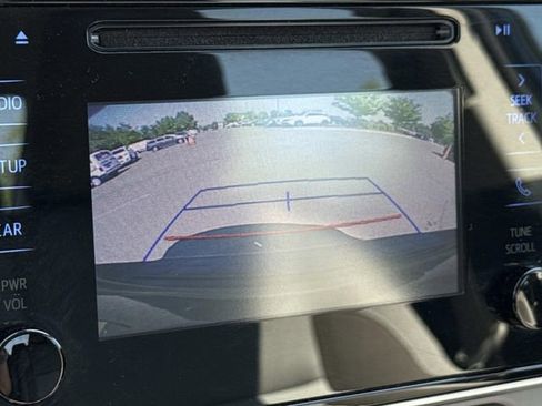 Used 2018 Toyota Corolla LE FWD image 20
