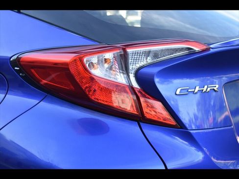 Used 2018 Toyota C-HR XLE image 46